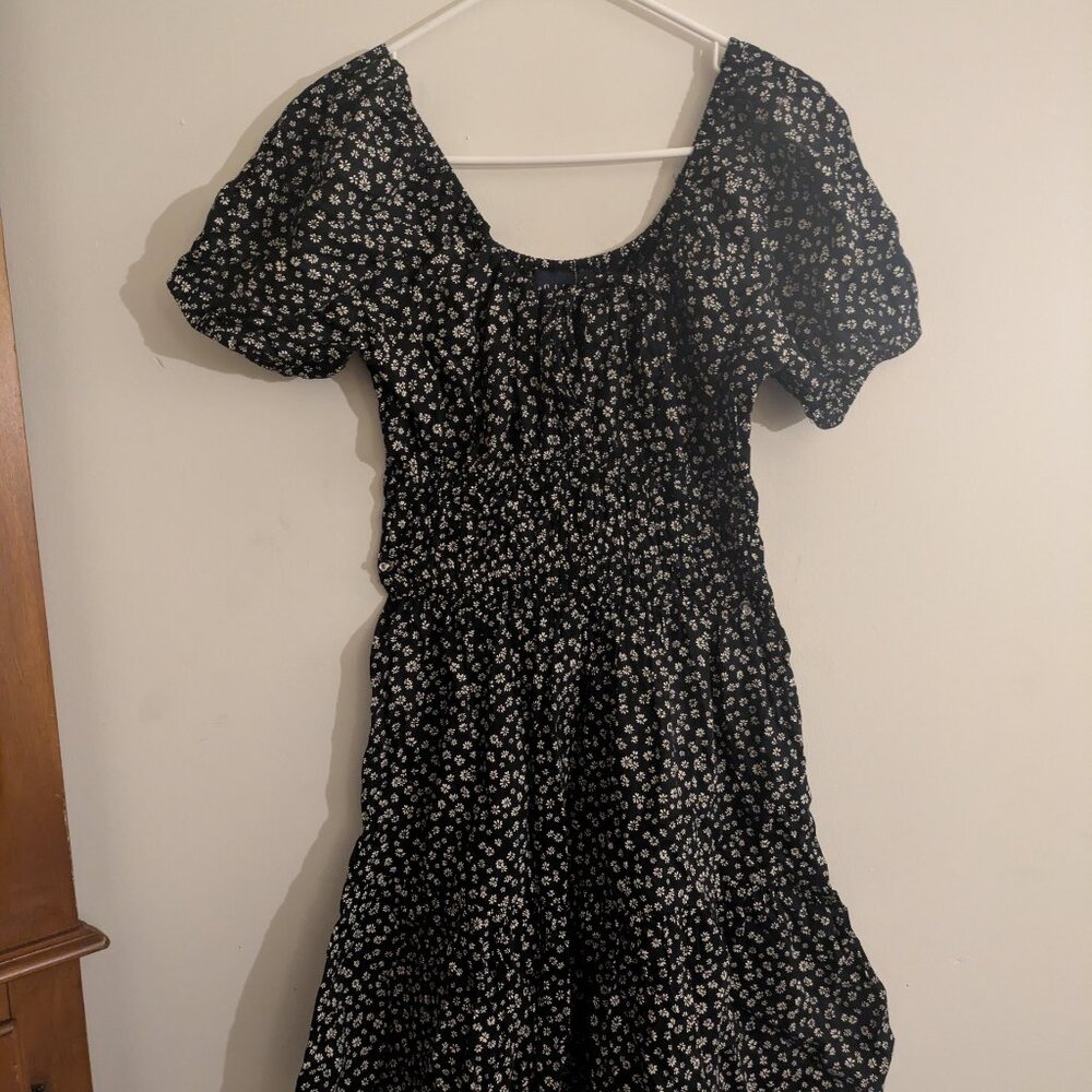 Gap Dress | Black Ditsy Floral Puff Short Sleeve Dress